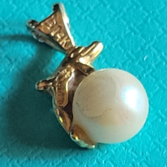 Waylon 14K Dolphin Pearl Pendant - Picture 12 of 14